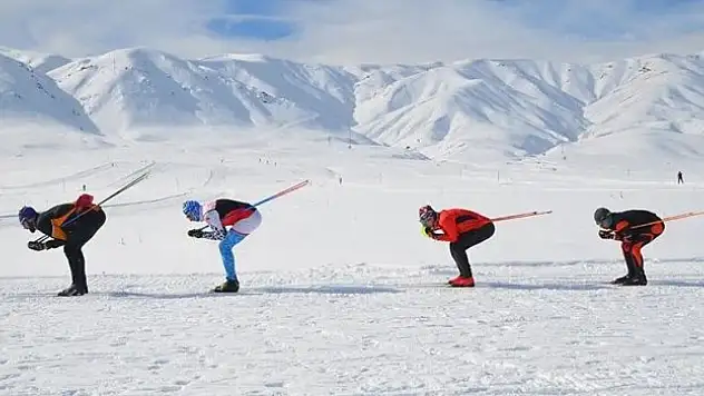 Kayak milli takımlarında yer alacak sporcular belli oldu
