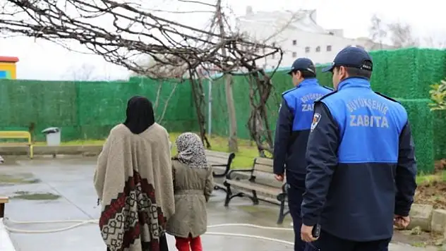 Samsun'da zabıtalardan dilencilere geçit yok