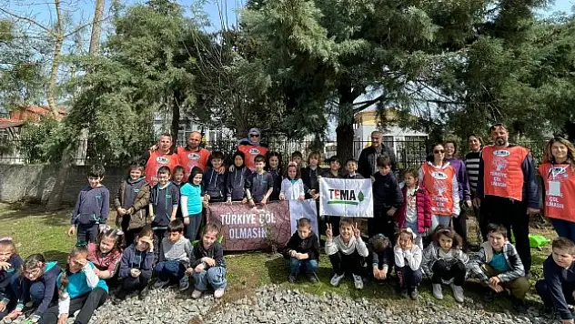 Miniklerden fidan dikimi