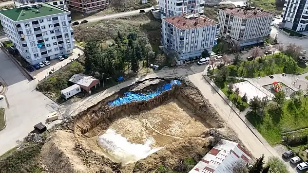 İnşaat temel kazısında yarıklar oluştu