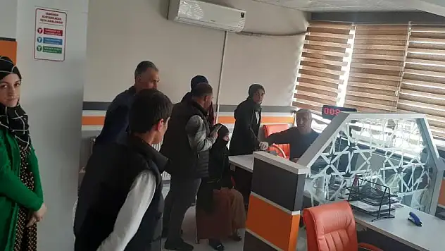 Soluğu nüfus müdürlüklerinde aldılar