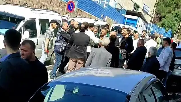 10 muhtar adayının yarıştığı mahallede arbede