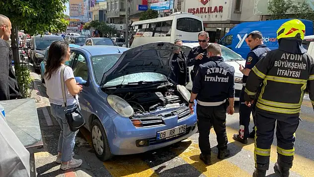 Elektrik aksamından çıkan yangın panikletti