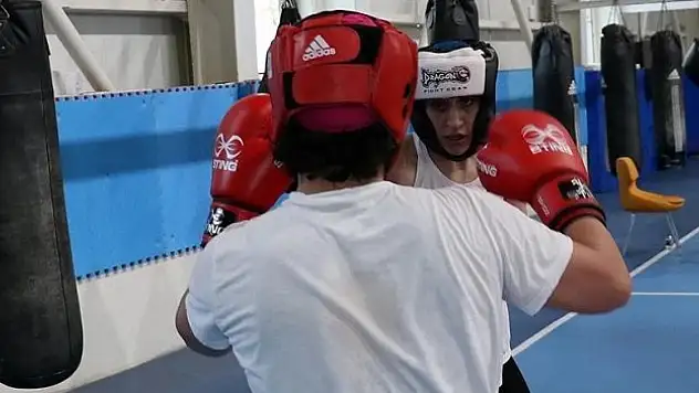 Milli boksör Gizem Özer kariyerinin ilk Avrupa şampiyonluğuna ulaşmak istiyor