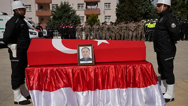 Polis Memuru toprağa verildi