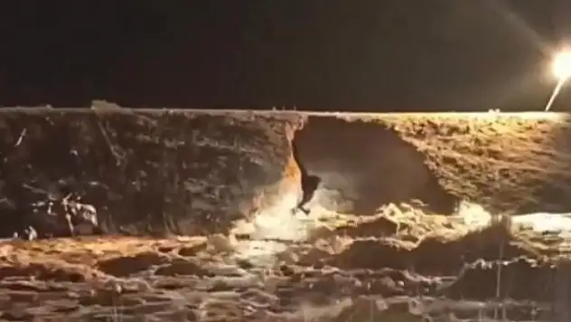 2 bin 400'den fazla ev sular altında