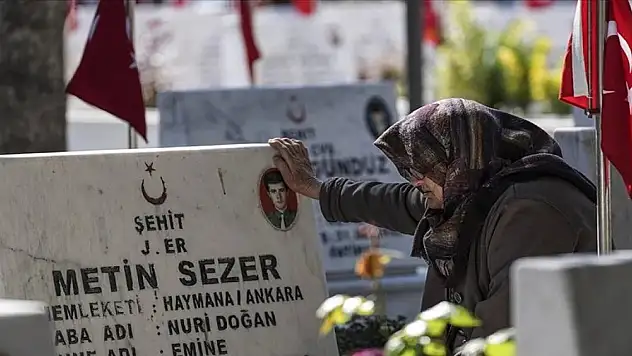 Şehitliklerde hüzünlü bayram arifesi