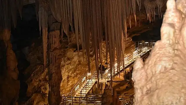 Karaca Mağarası'nda turizm sezonu başladı