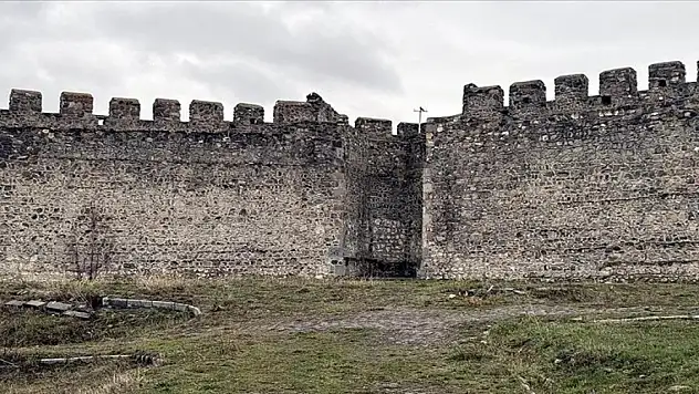 Tarihi Ardahan Kalesi ziyaretçilerini bekliyor