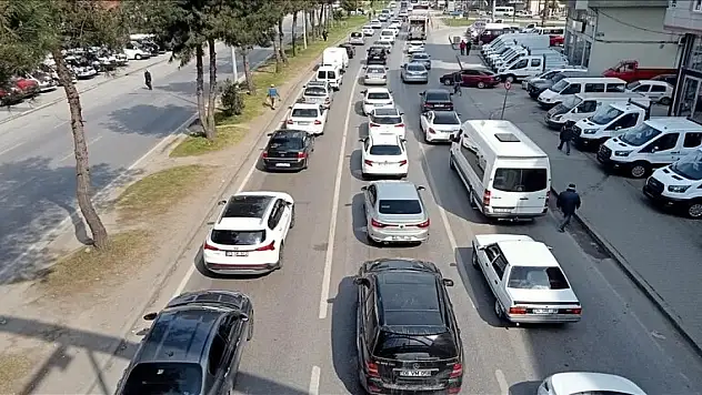 Samsun-Ordu kara yolundaki trafikte bayram yoğunluğu
