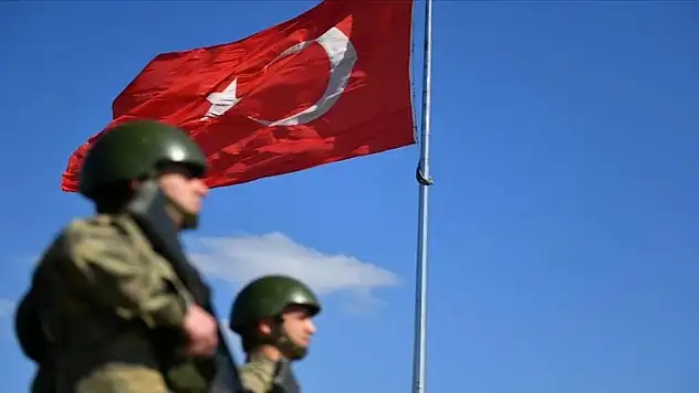 Yasa dışı yollarla geçmeye çalışan 9 kişi yakalandı