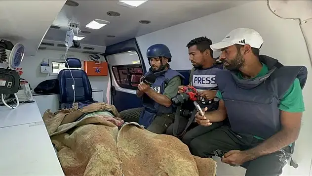 İsrail'in Gazze'ye düzenlediği saldırıda bir grup gazeteci yaralandı