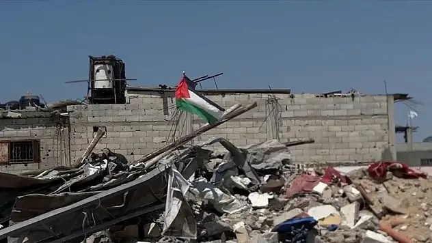 İsrail ordusu Gazze'de bir evi bombaladı, 29 Filistinli hayatını kaybetti