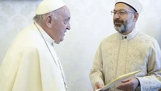 Erbaş ve Papa Franciscus Görüştü