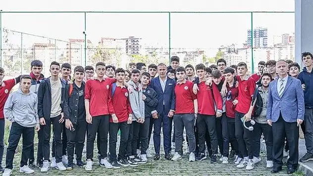 Abdullah Avcı, öğrencilerle buluştu