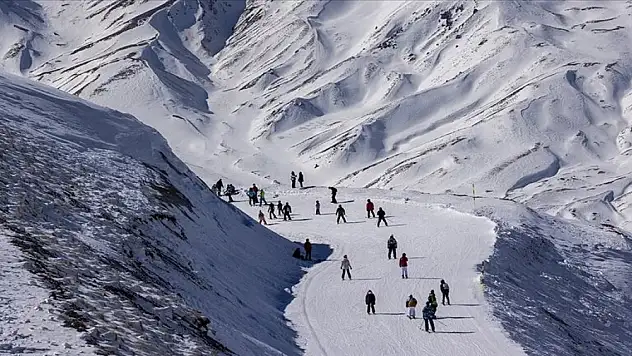Palandöken'de tarihinin en yoğun kayak sezonu