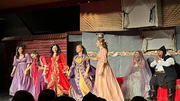 '7 Kocalı Hürmüz' sahnede