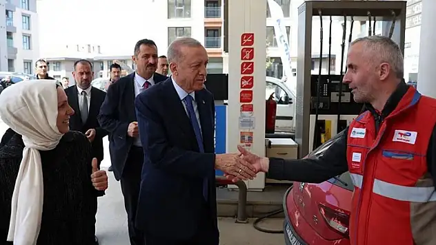 Erdoğan'dan akaryakıt istasyonuna ziyaret