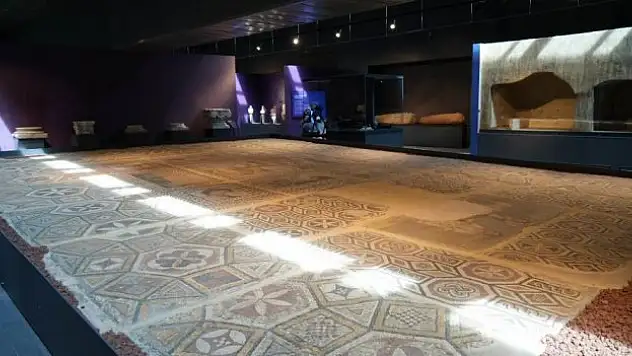 'Amisos Mozaiği' yoğun ilgi çekiyor