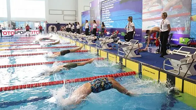 Yüzme milli takım seçmelerinde 6 Türkiye rekoru kırıldı