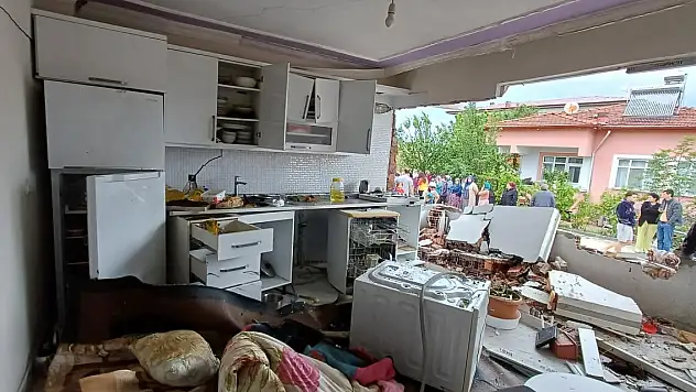 Evde tüp patlaması sonucu 1 kişi yaralandı