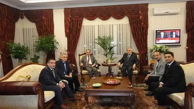 Yılmaz, Bakan Dinçer'le görüştü