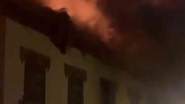 ASRIN FELAKETİNDE AYAKTA KALMIŞTI! YANGINDA KÜL OLDU