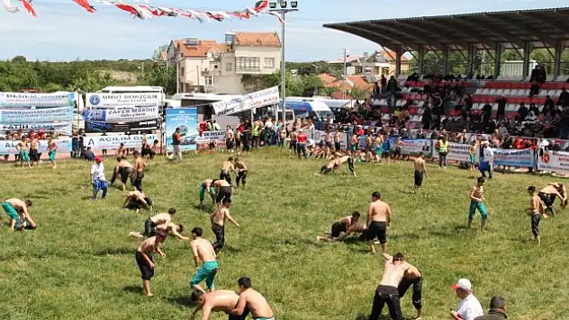 Güreşler nefes kesti