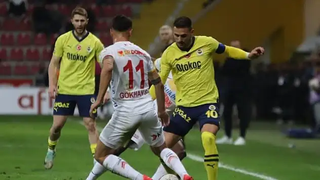 6 futbolcu kart sınırında