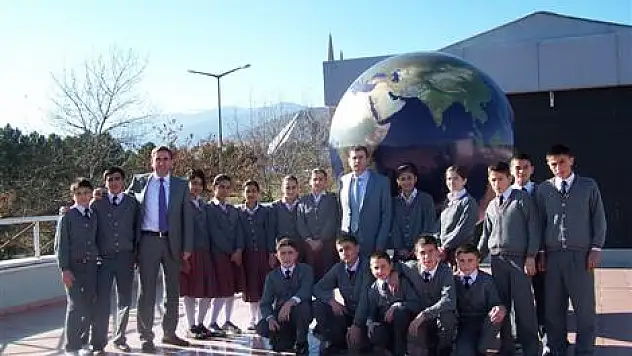 Yibo Öğrencilerinden Uzay Gözlem Evi gezisi