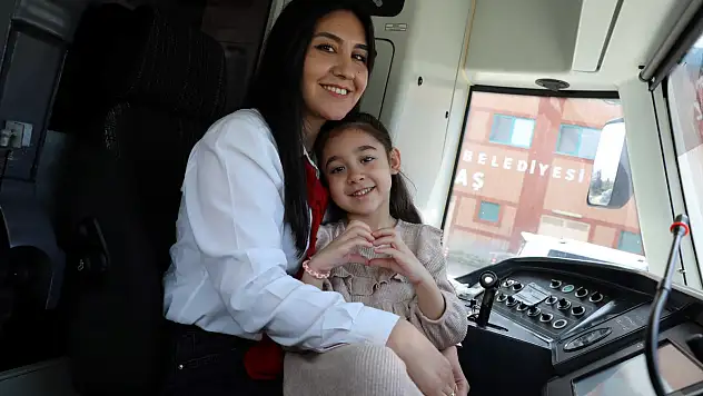 Tramvayların renkli yüzleri: Anne Vatmanlar