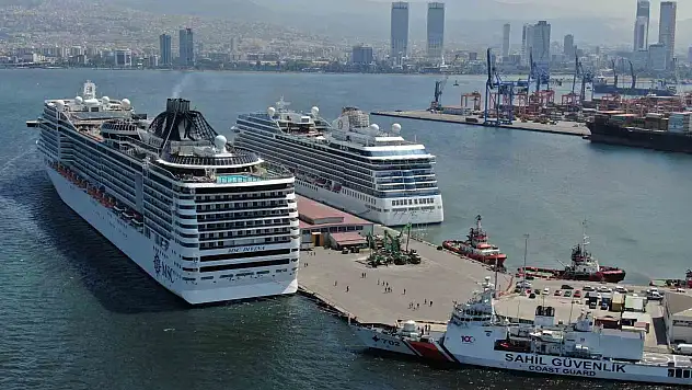 kruvaziyer gemisi geldi