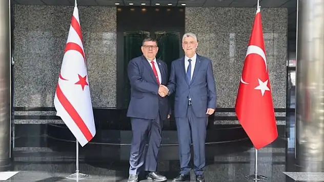 Bakan Bolat, KKTC Maliye Bakanı Berova ile bir araya geldi