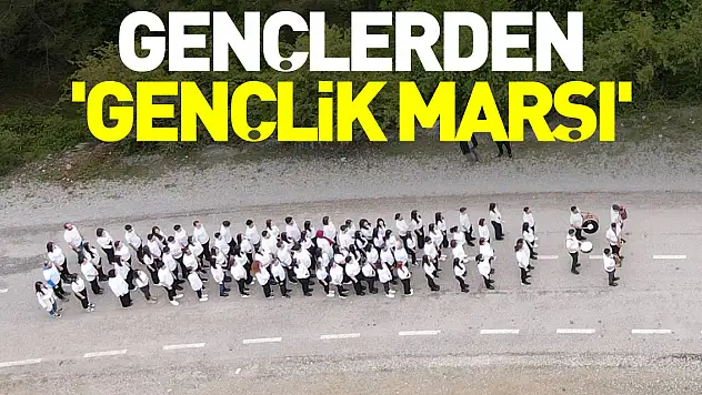 Gençlerden 'Gençlik Marşı'