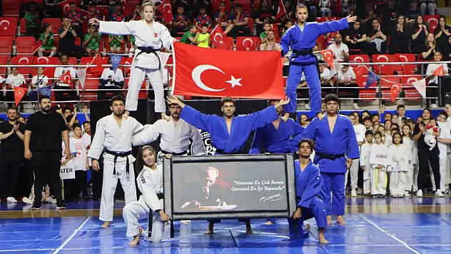 Gençlik Ve Spor Bayramı Burdur'da Coşkuyla Kutlandı