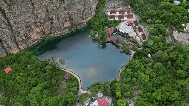 Yedi Göller, turistleri büyülüyor