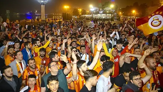 Galatasaray'ın şampiyonluğu yurt dışında kutlandı