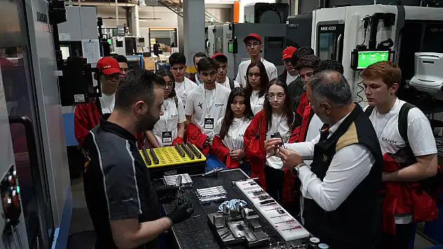 CANiK, geleceğin mühendisleri ile bir araya geldi