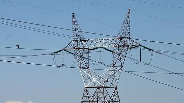 Çin'in elektrik kurulu gücü 3 bin gigavatı geçti