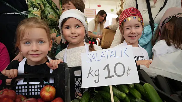 Minikler pazarcı oldu