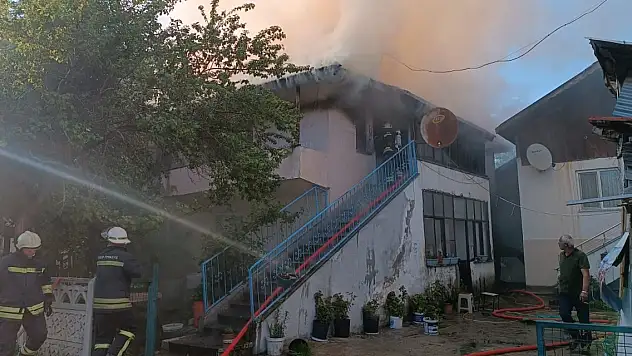 2 katlı ev yandı