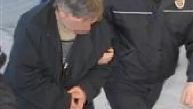 Tuvalette Bulduğu Tabancayı Alınca Gözaltına Alındı