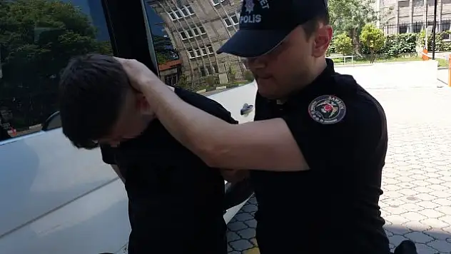 Uyuşturucudan 4 kişiye gözaltı