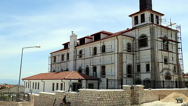 restorasyonla kütüphaneye dönüştürülüyor