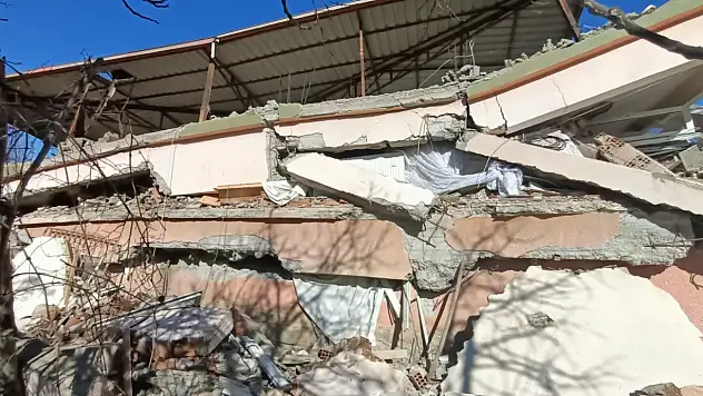 kadın hayata örgü yaparak tutundu