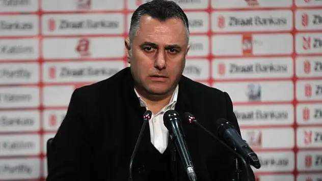 teknik direktörü Akan, veda etti