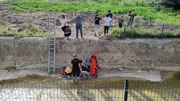 Dereye düşenm çocuk kurtarıldı