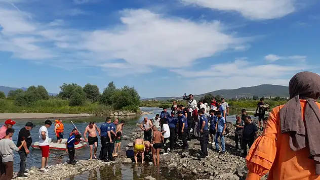 Kelkit Çayı'na giren genç boğuldu