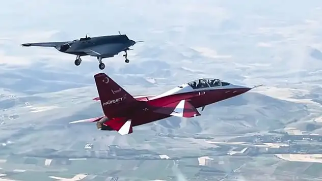 ANKA III, HÜRJET ile kol uçuşu yaptı