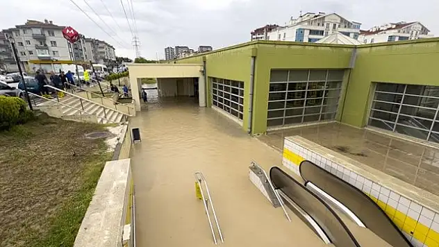 Ankara su altında kaldı